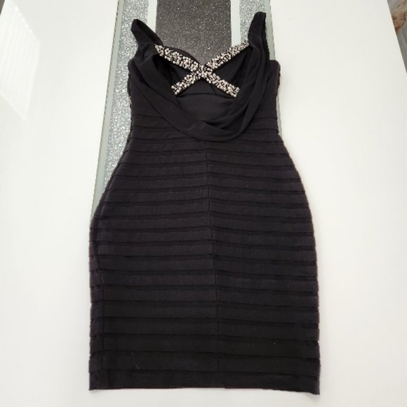 CHIC BLACK COCKTAIL DRESS WITH DIAMANTE UNDER BUST AND CRISS CROSS STRAPS - Picture 2 of 7